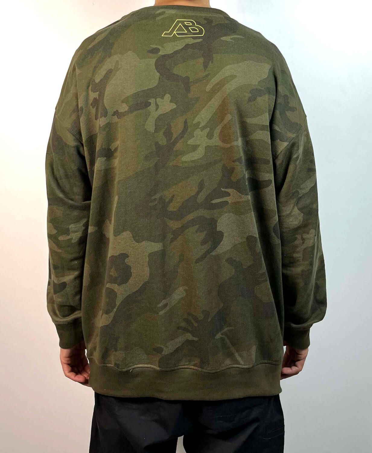 Sudadera afterbang Camo Green. Estampado camuflaje en tonos verdes. Logo en impresión digital directa en el pecho. Etiqueta en bajo.